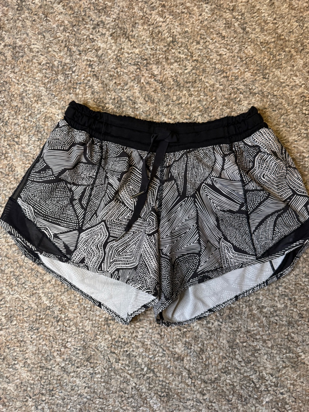 Lululemon Women's Black & White Patterned Athletic Shorts